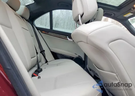 2009 Mercedes-Benz C 350 z USA, uszkodzony, nr VIN WDDGF56X69R043061